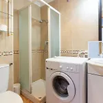 3 Bedroom Cozy In Τορεβιέχα