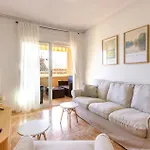 3 Bedroom Cozy In Διαμέρισμα